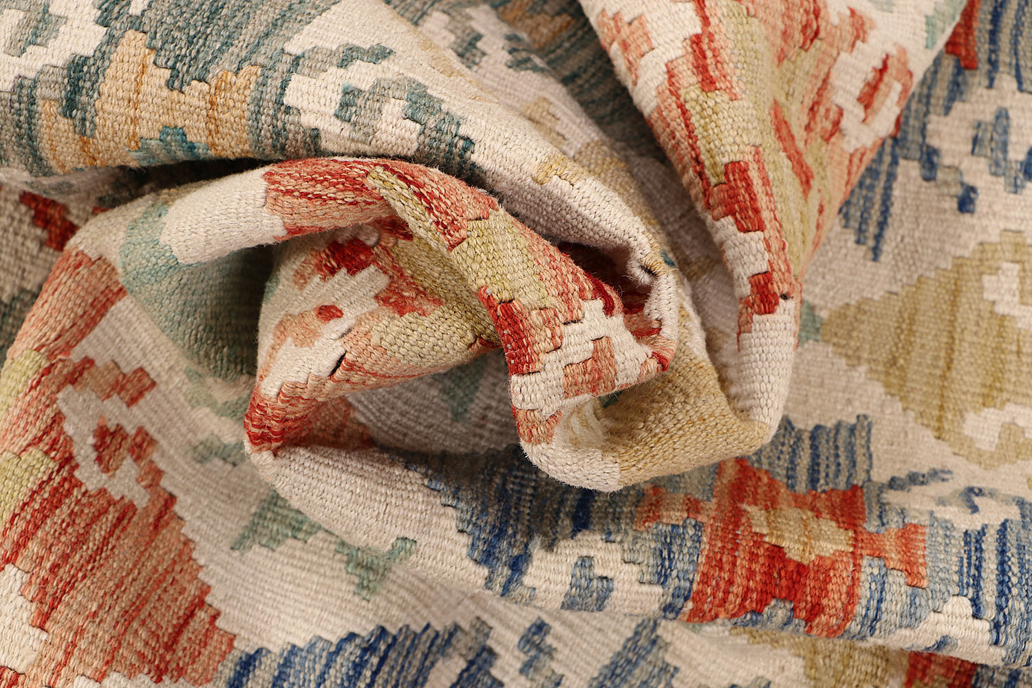 VEGGIE DYE KILIMS
