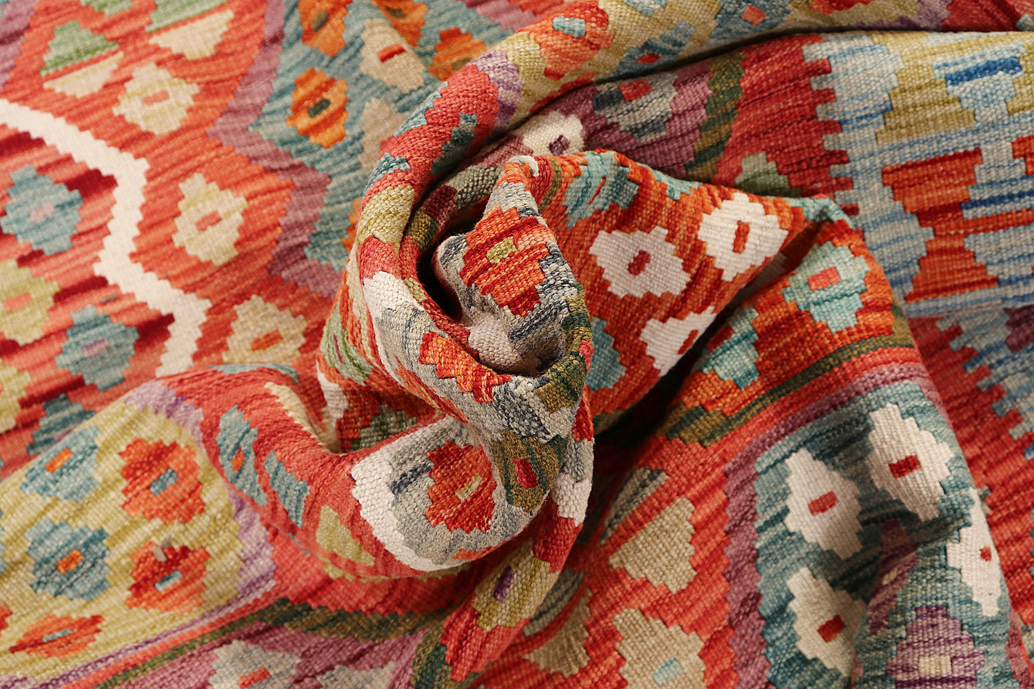 VEGGIE DYE KILIMS