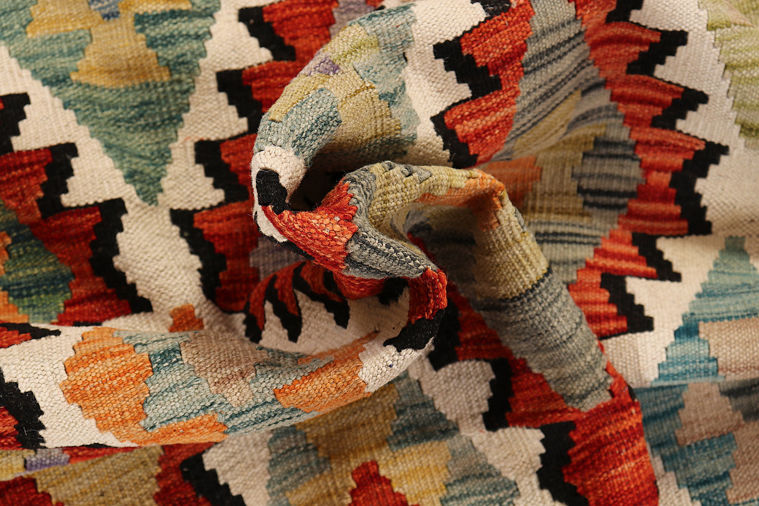 VEGGIE DYE KILIMS