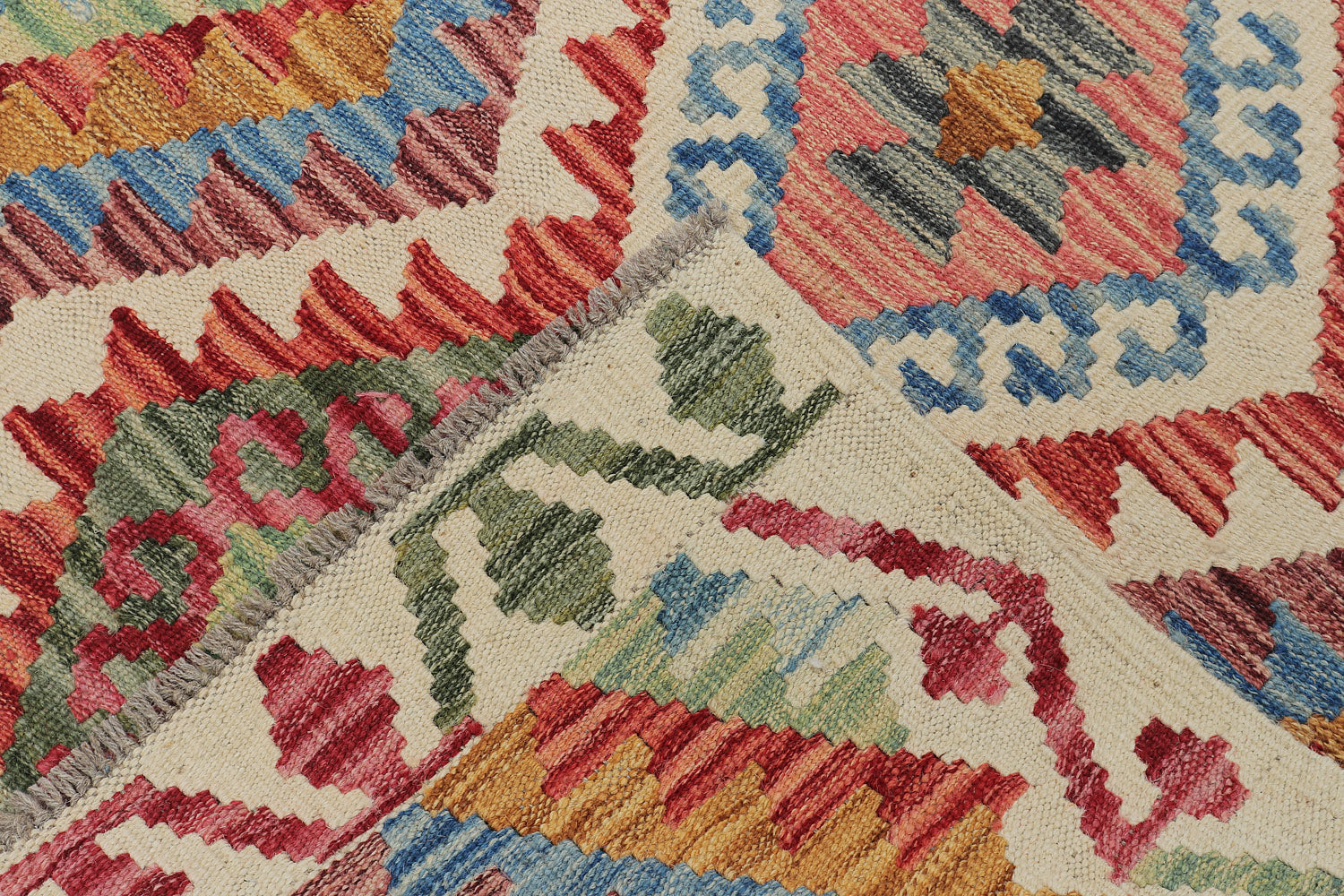 VEGGIE DYE KILIMS