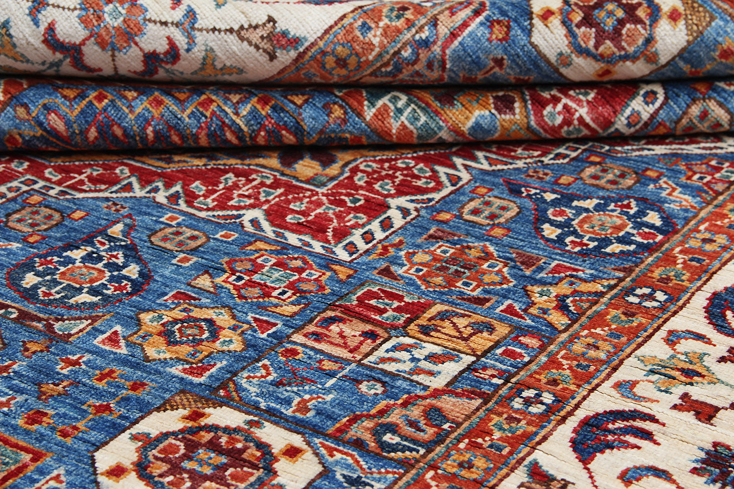 Handmade Persian Rug MAMLUK