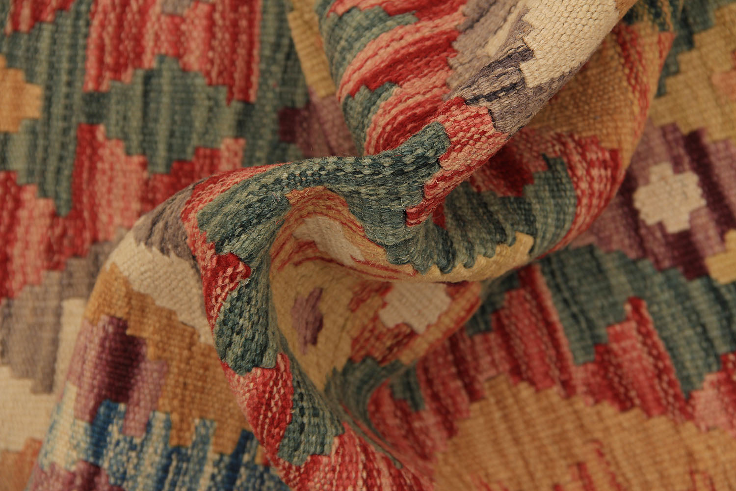 VEGGIE DYE KILIMS