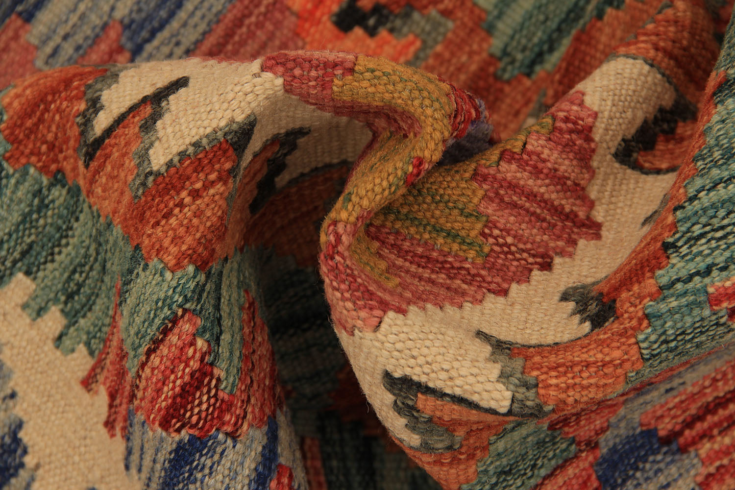 VEGGIE DYE KILIMS