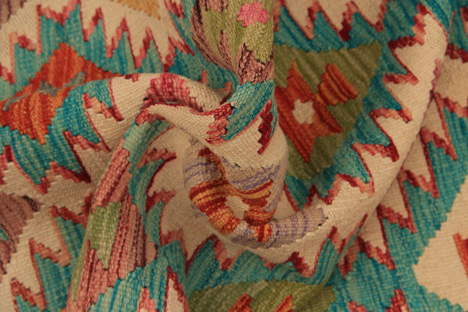 VEGGIE DYE KILIMS