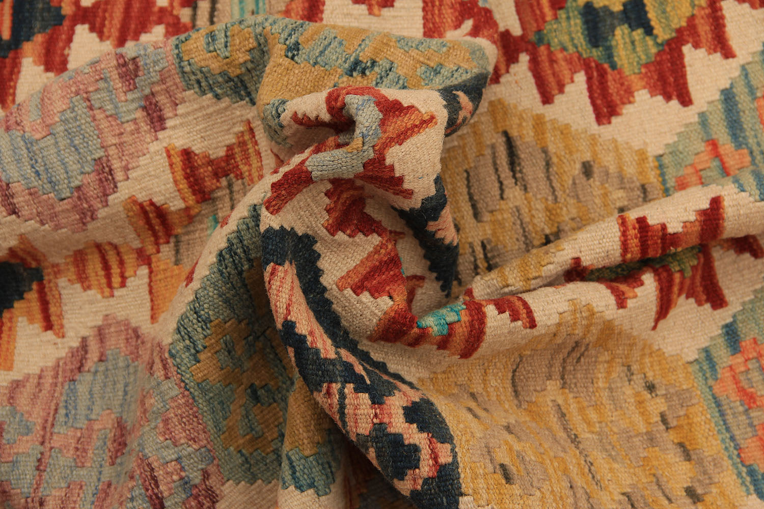 VEGGIE DYE KILIMS