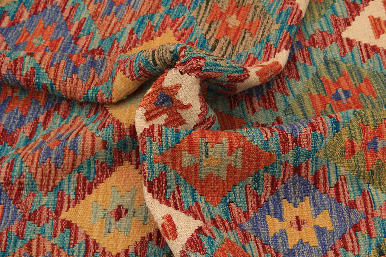 VEGGIE DYE KILIMS