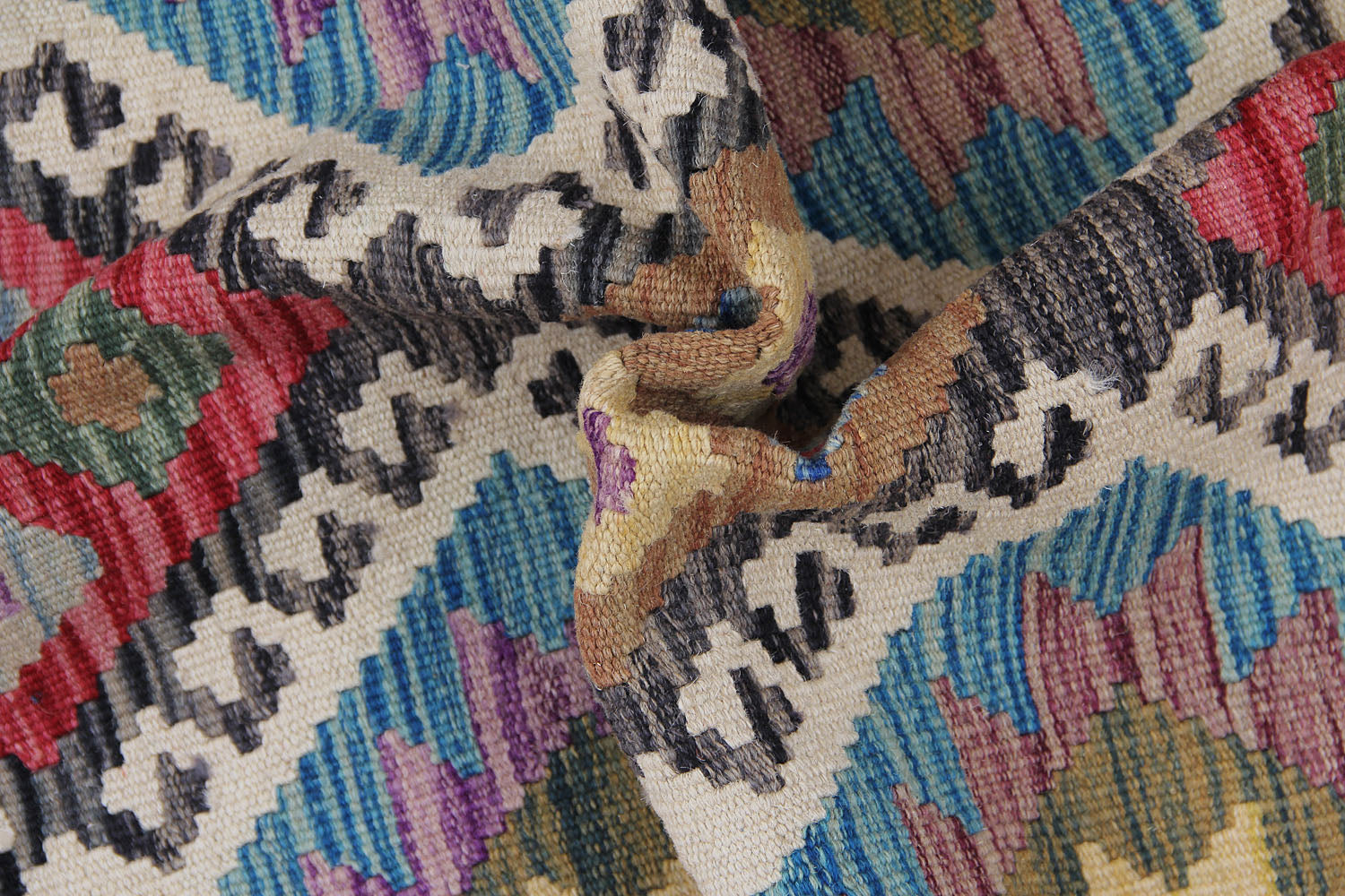 VEGGIE DYE KILIMS