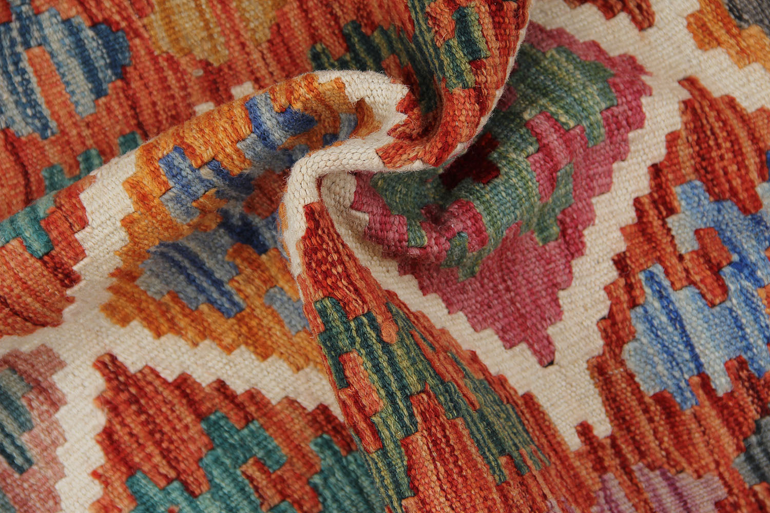 VEGGIE DYE KILIMS