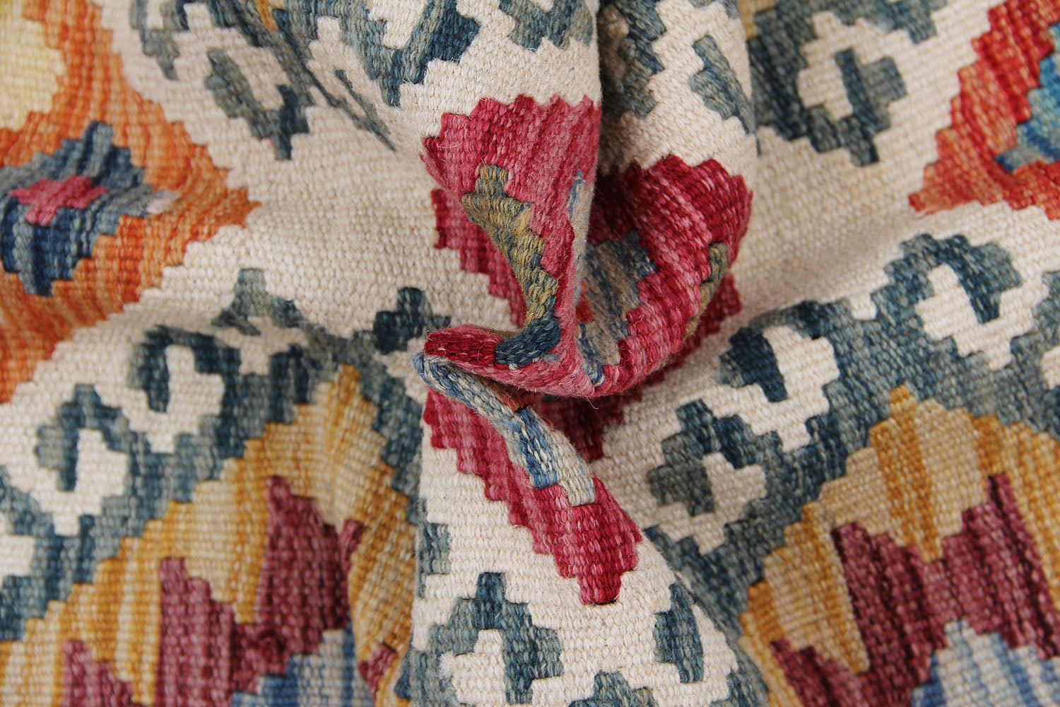 VEGGIE DYE KILIMS