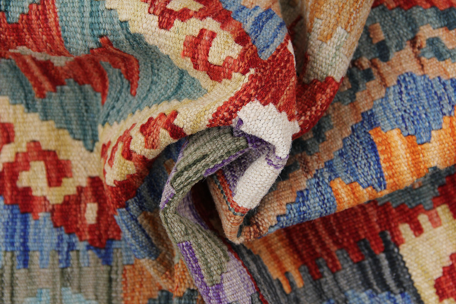 VEGGIE DYE KILIMS