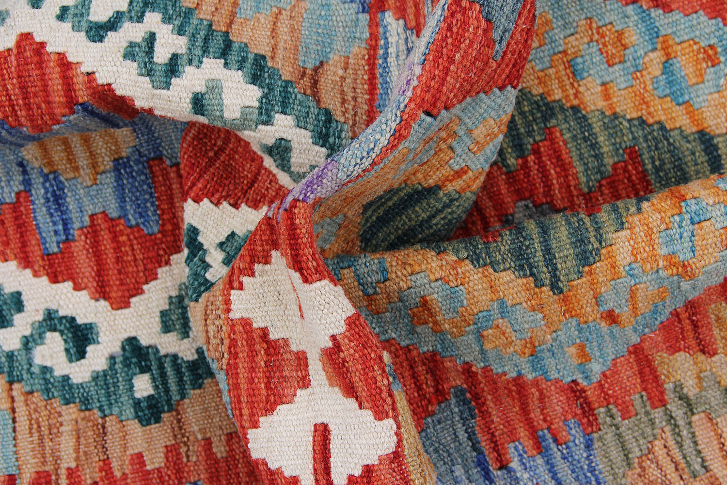 VEGGIE DYE KILIMS