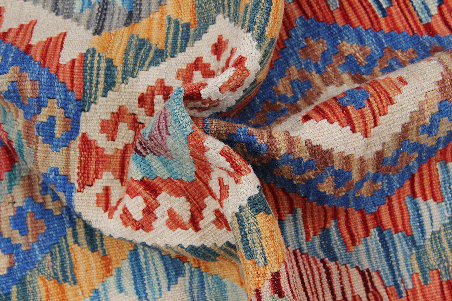 VEGGIE DYE KILIMS