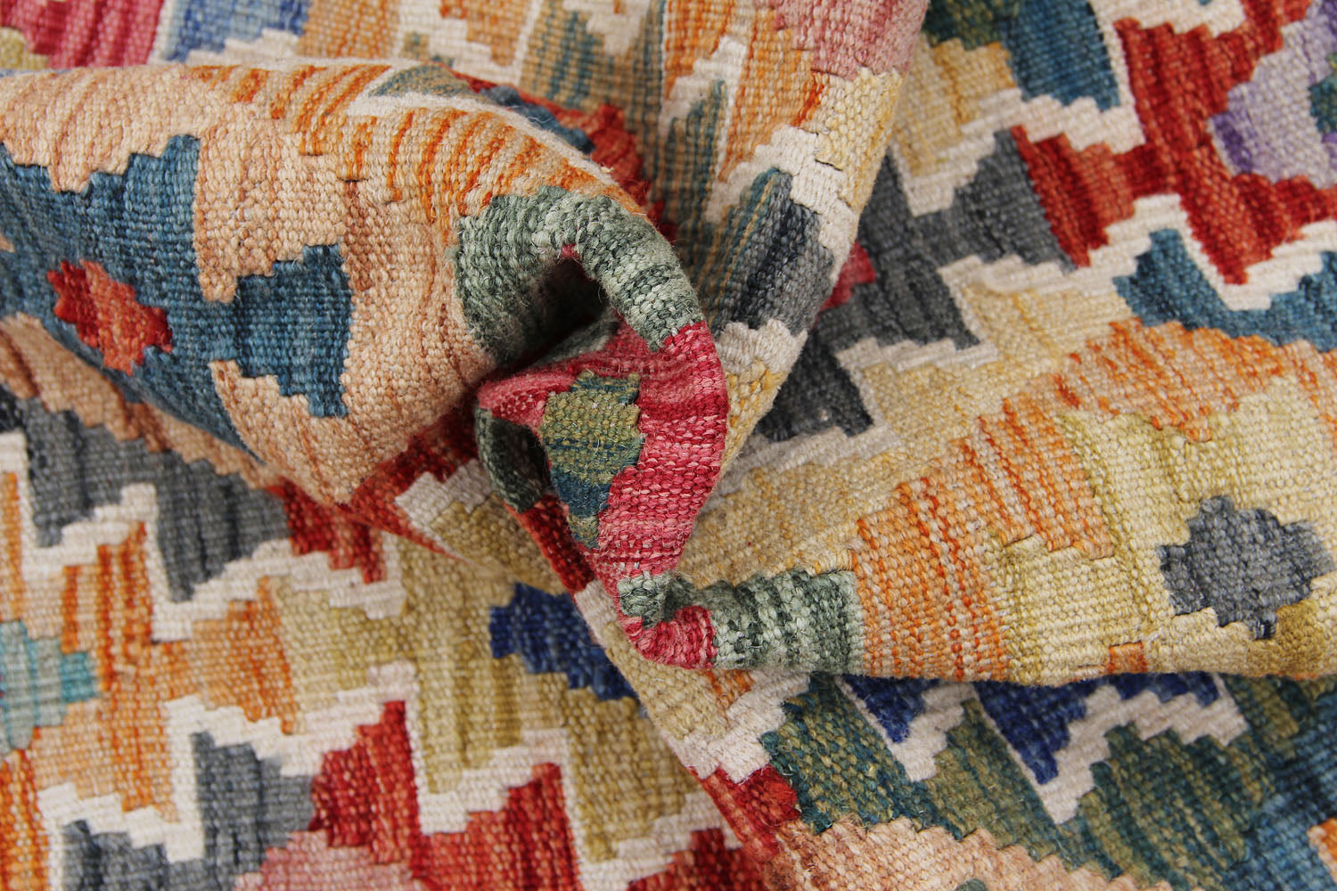 VEGGIE DYE KILIMS