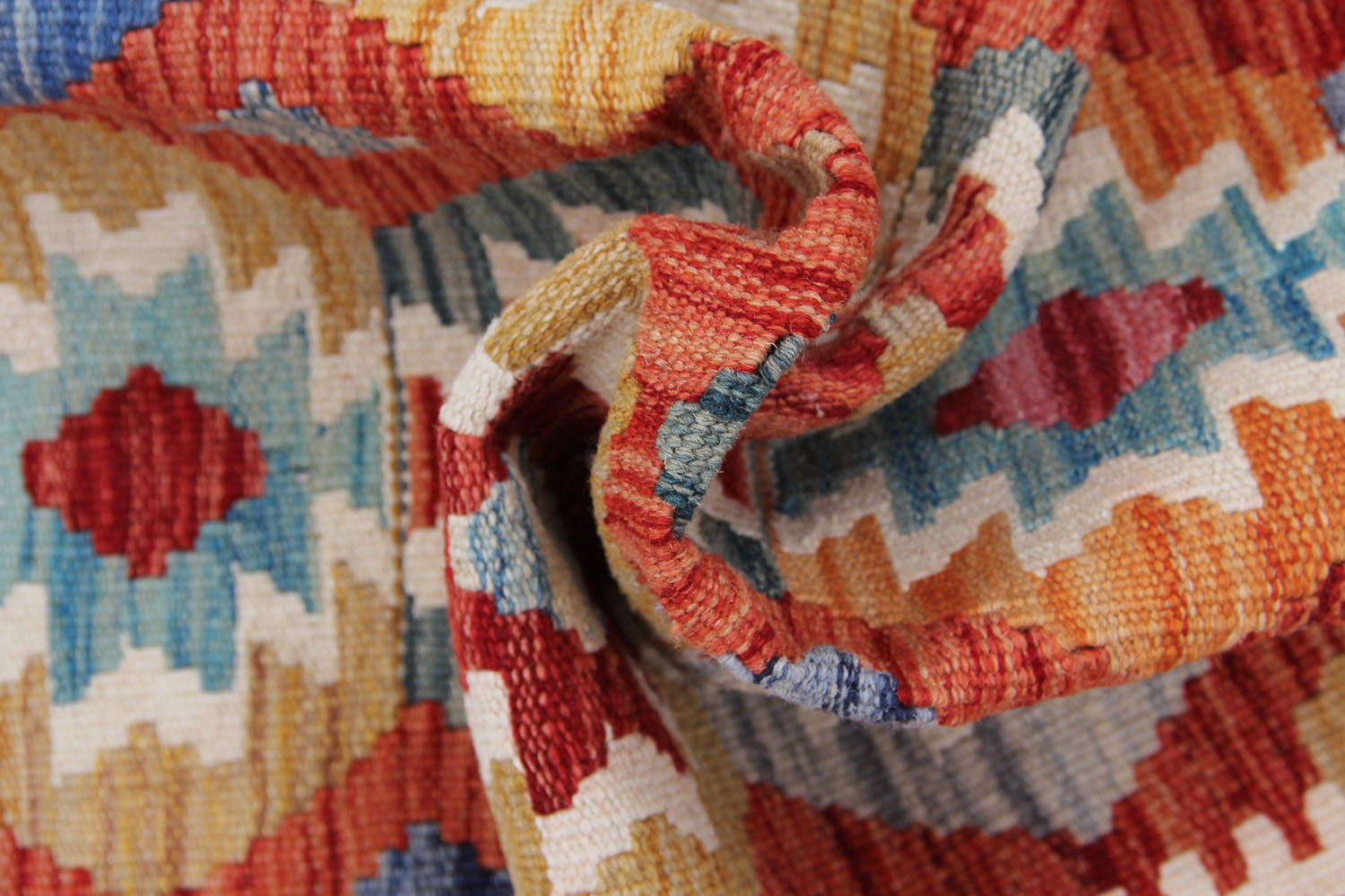 VEGGIE DYE KILIMS