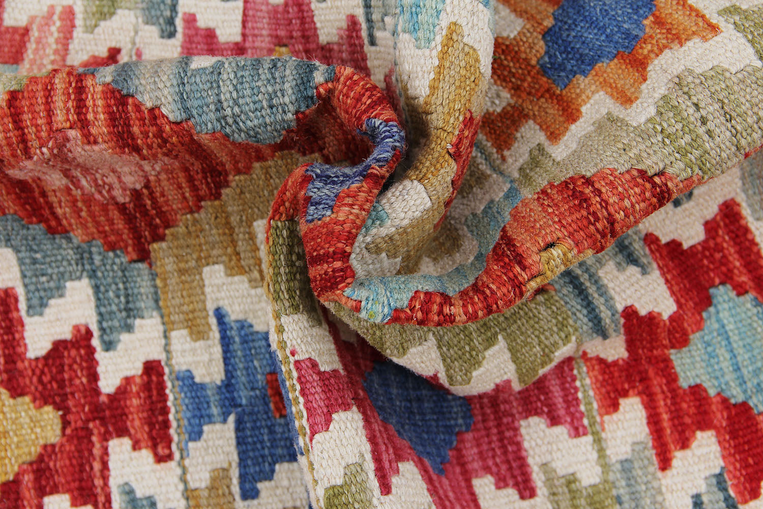 VEGGIE DYE KILIMS