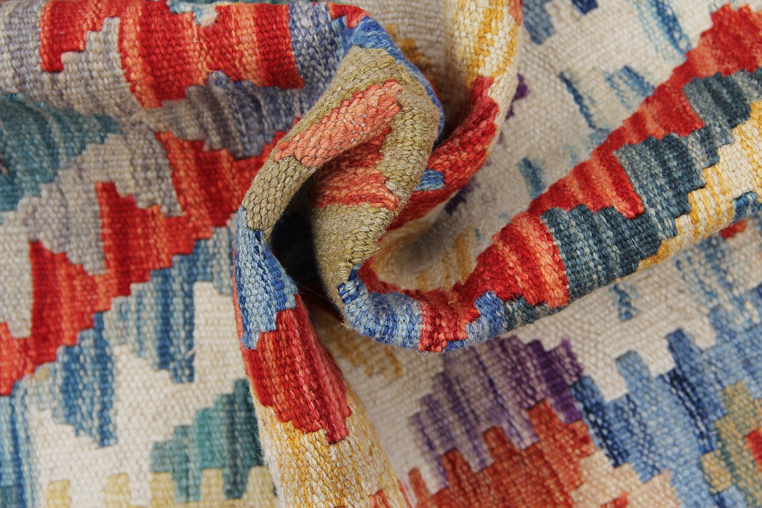 VEGGIE DYE KILIMS