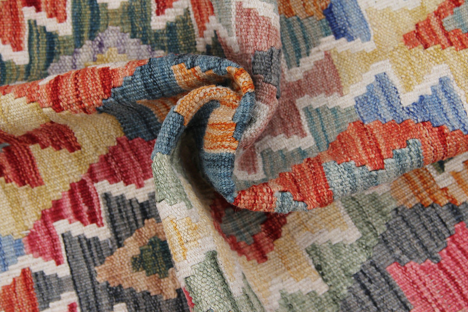 VEGGIE DYE KILIMS