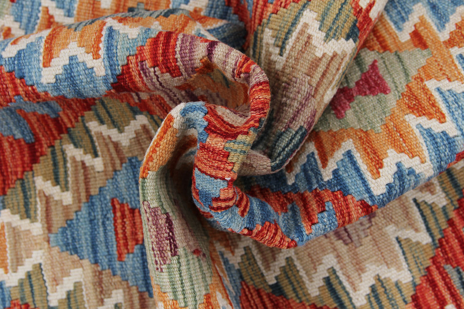 VEGGIE DYE KILIMS