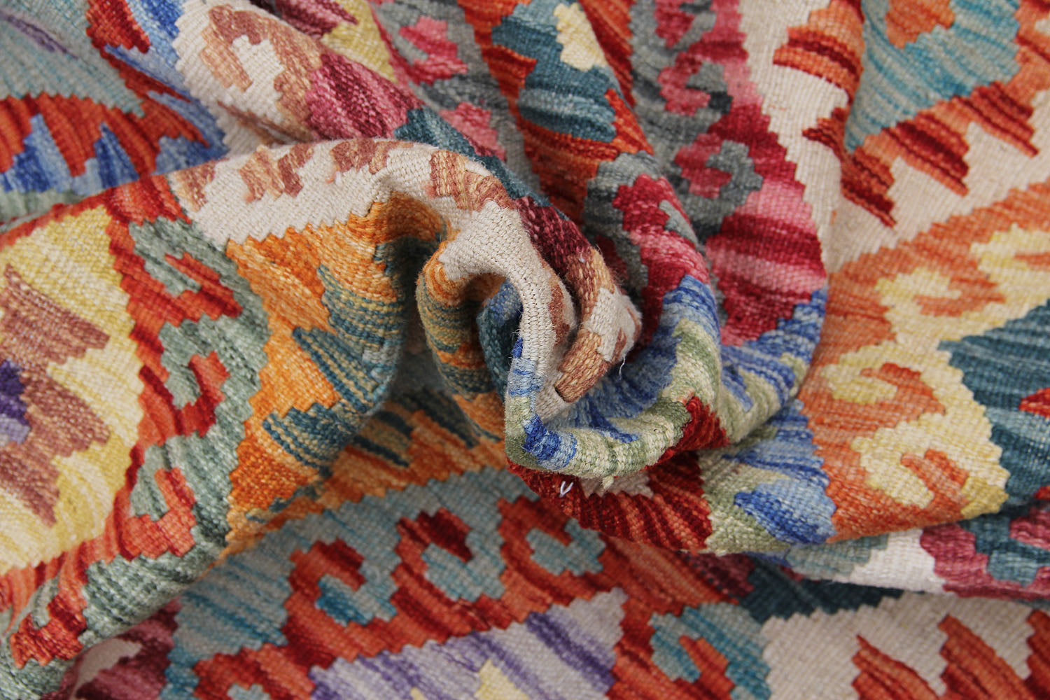 VEGGIE DYE KILIMS