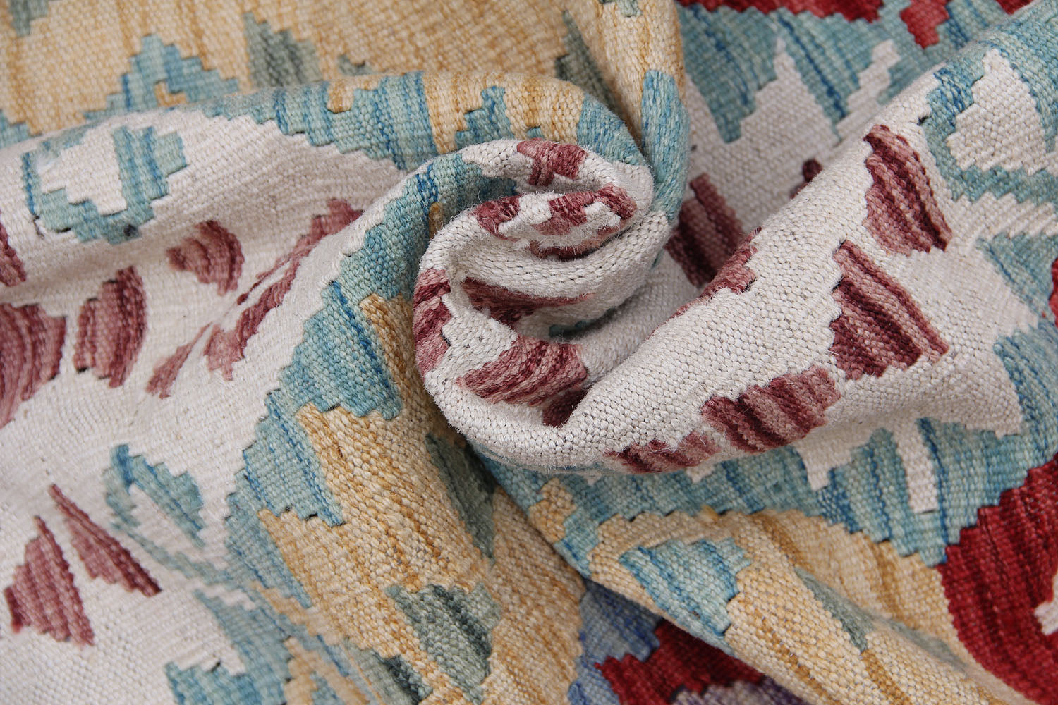 VEGGIE DYE KILIMS