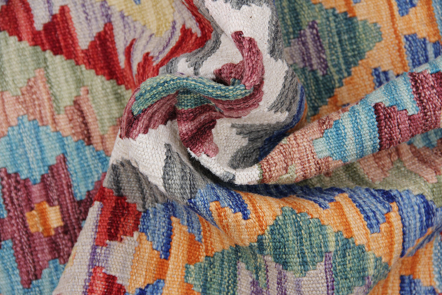 VEGGIE DYE KILIMS