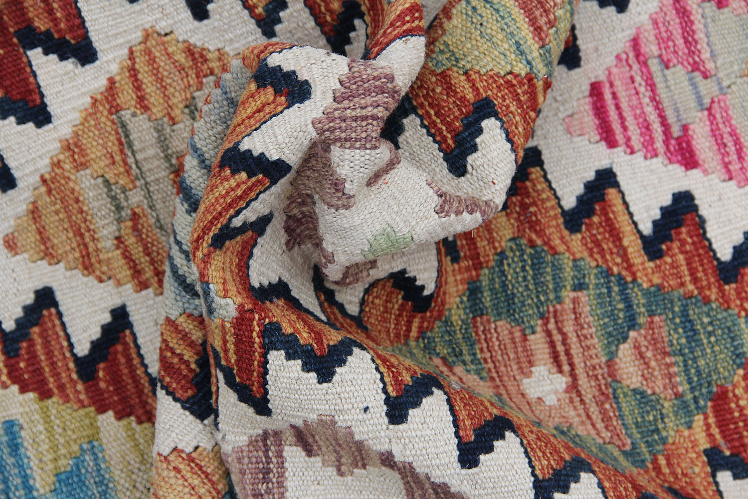 VEGGIE DYE KILIMS