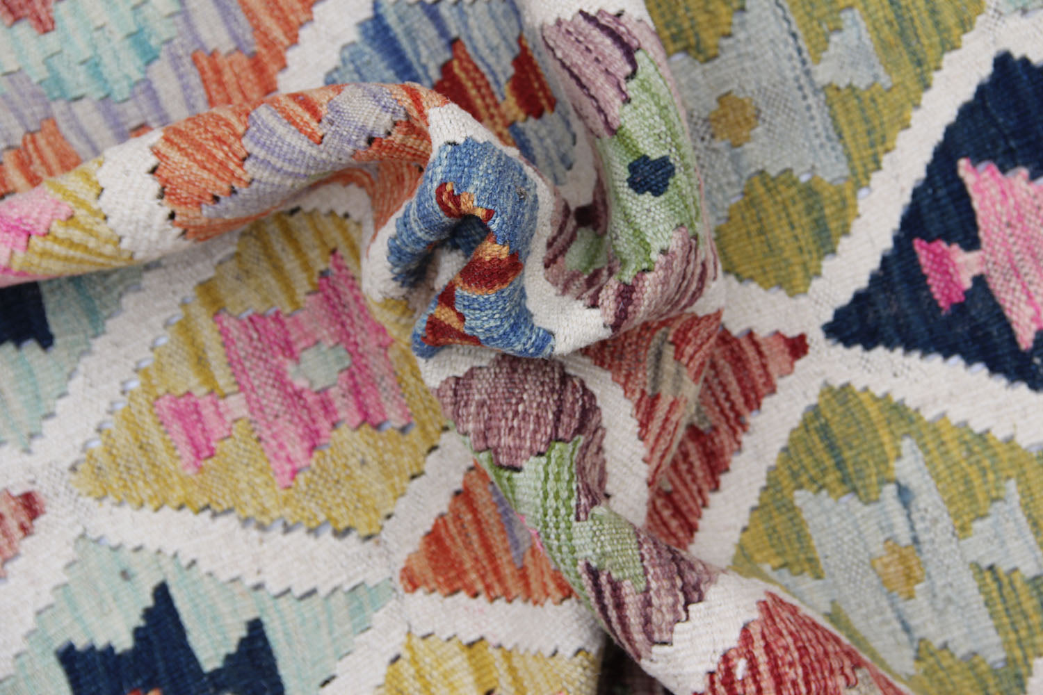 VEGGIE DYE KILIMS