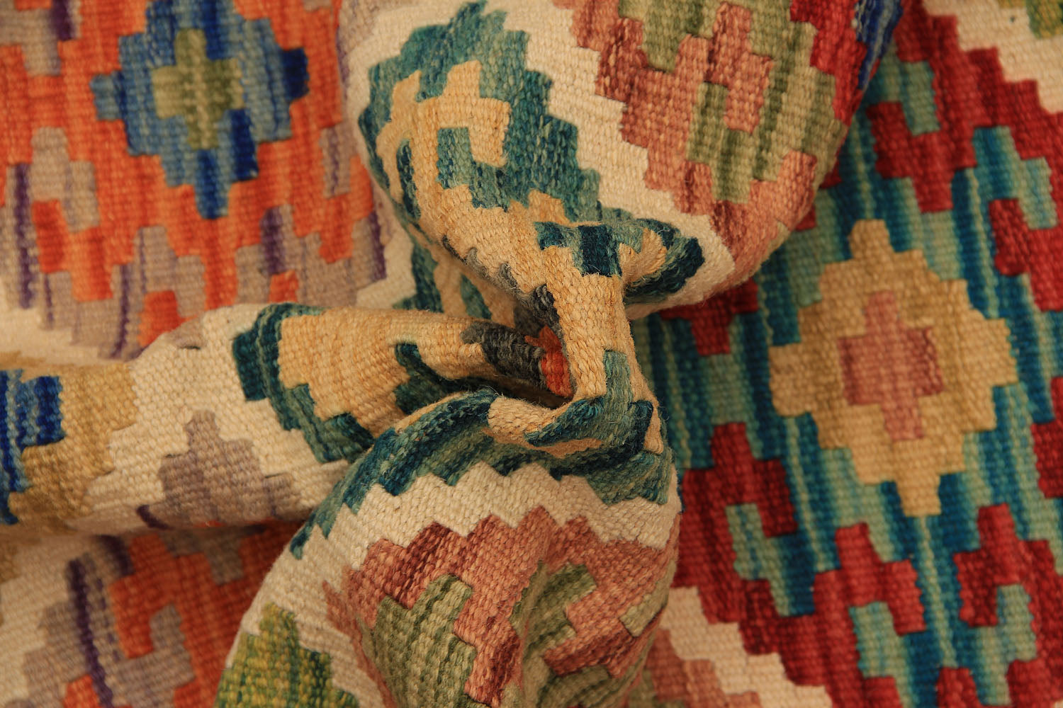 VEGGIE DYE KILIMS