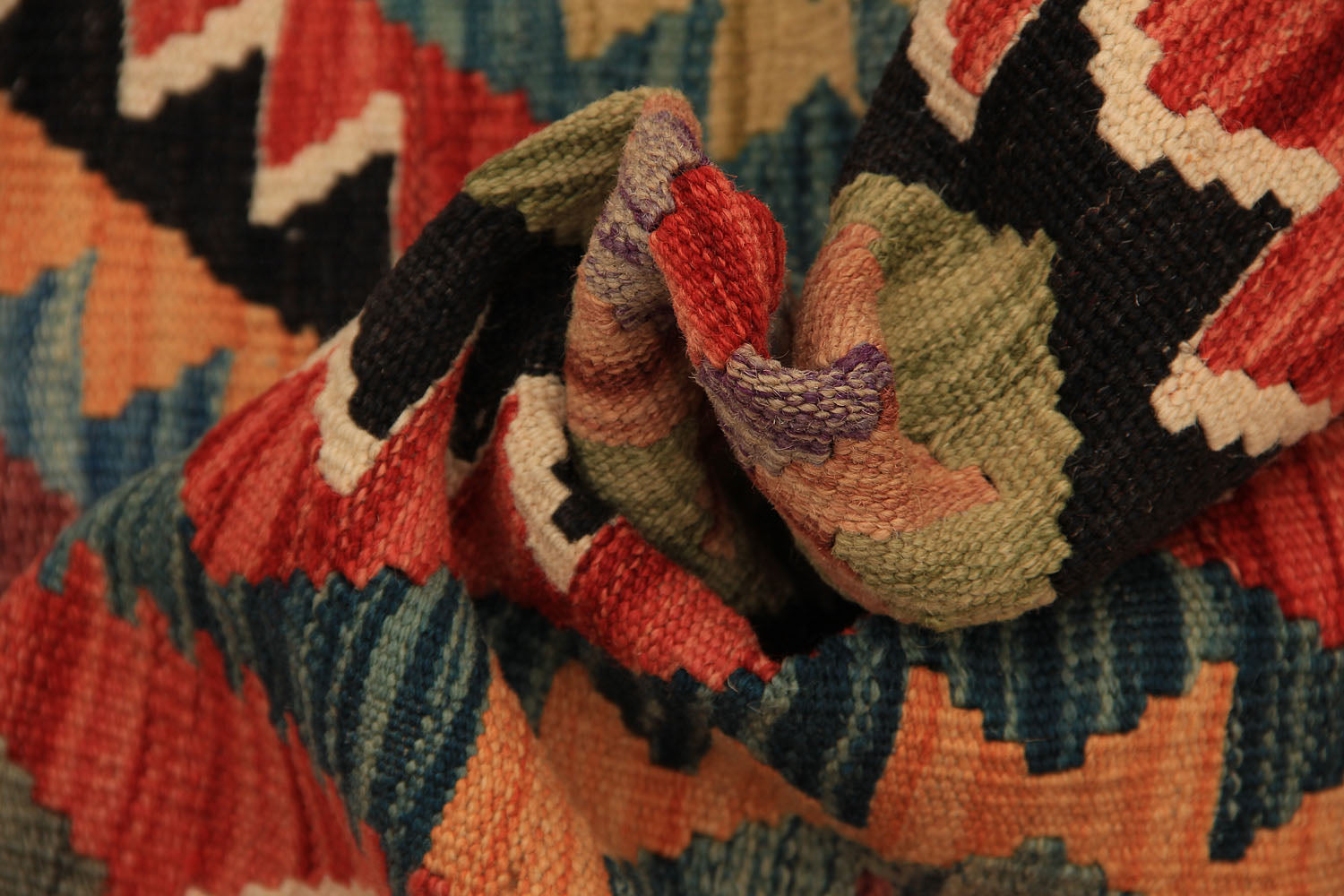 VEGGIE DYE KILIMS