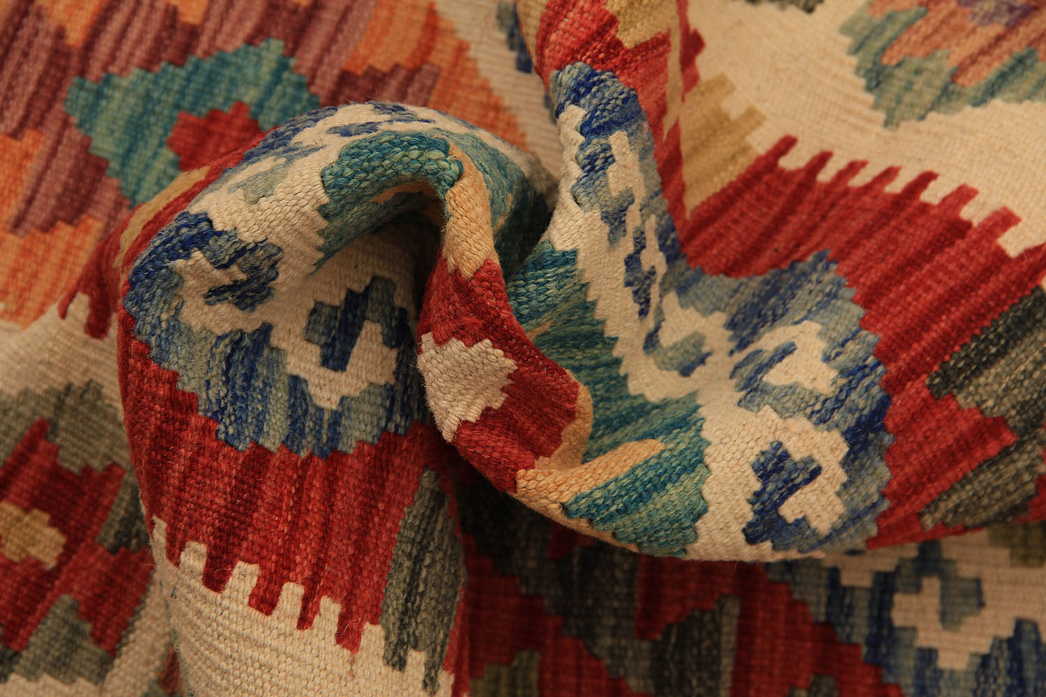 VEGGIE DYE KILIMS