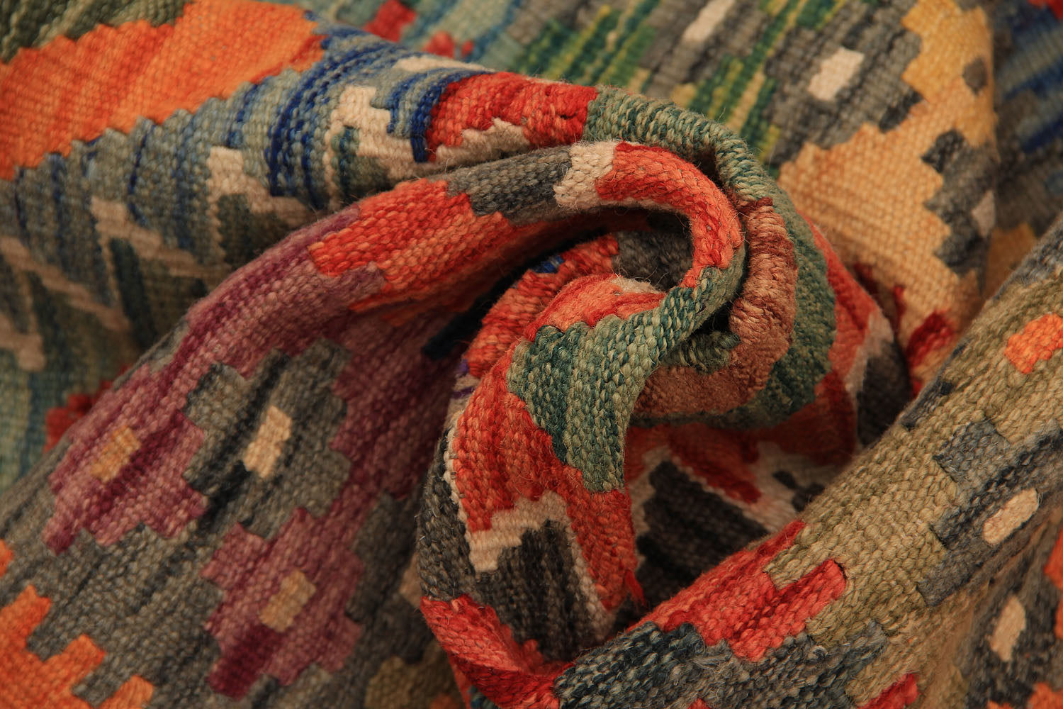 VEGGIE DYE KILIMS