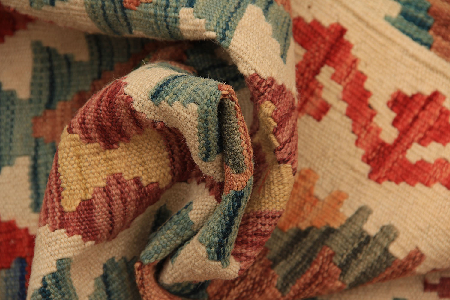 VEGGIE DYE KILIMS
