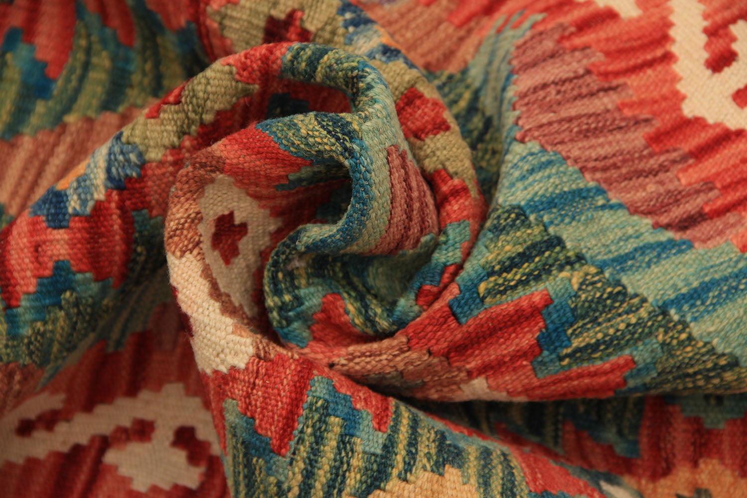 VEGGIE DYE KILIMS