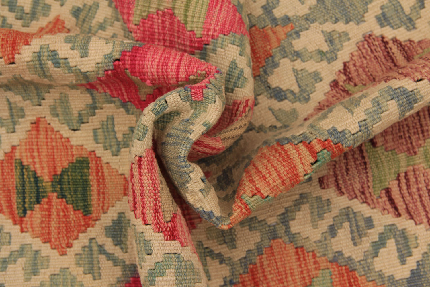 VEGGIE DYE KILIMS