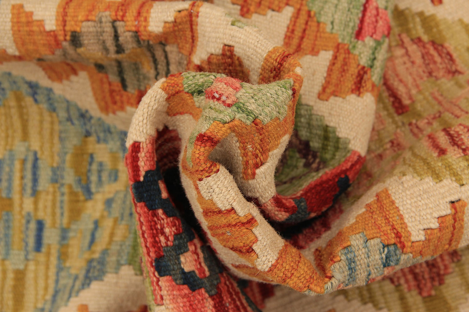 VEGGIE DYE KILIMS