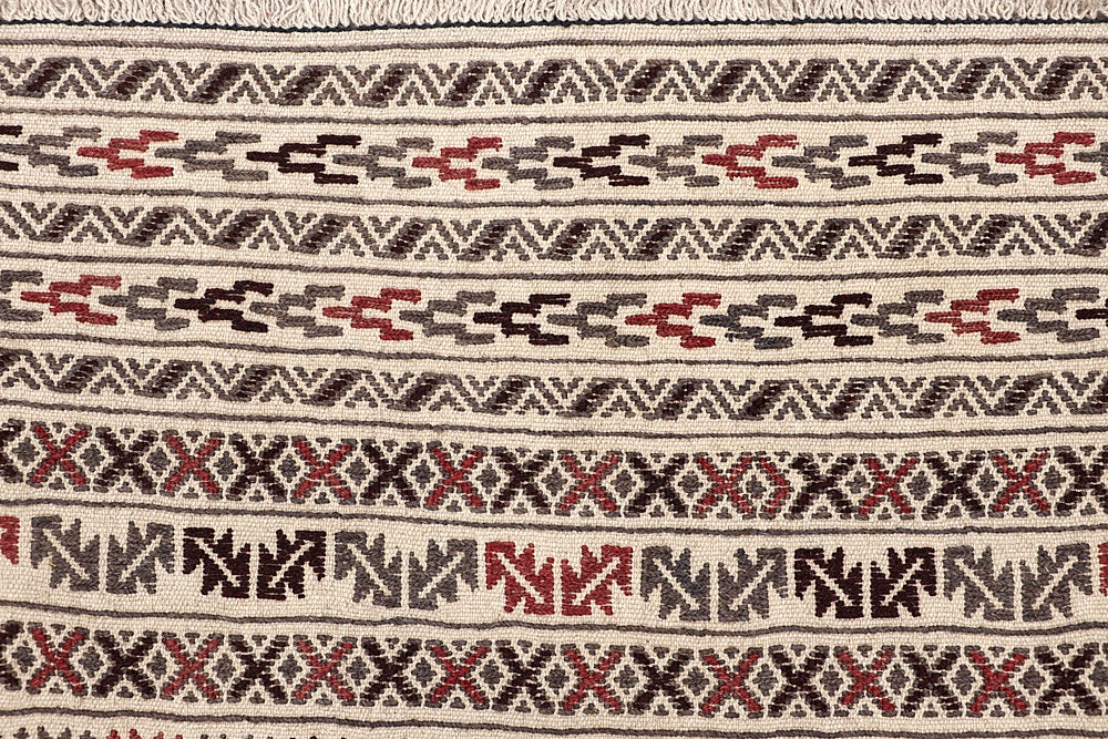 4' 6" x 6' 6 Ivory Handmade Pai Murgh Soumak Kilim Rug Rectangular