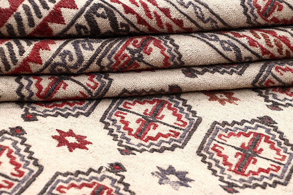 4' 6" x 6' 6 Ivory Handmade Pai Murgh Soumak Kilim Rug Rectangular