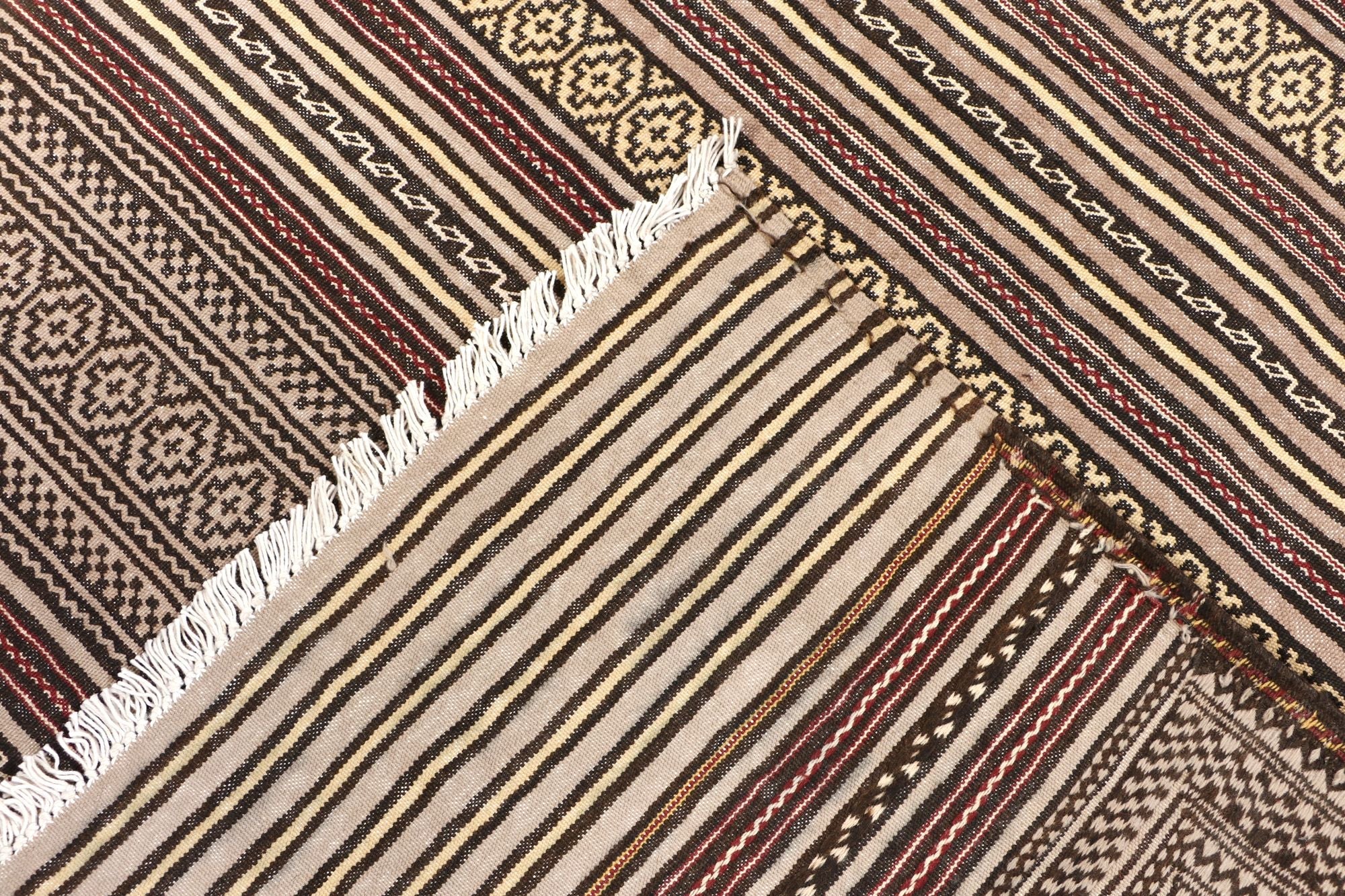 LAGHARI SOUMAK