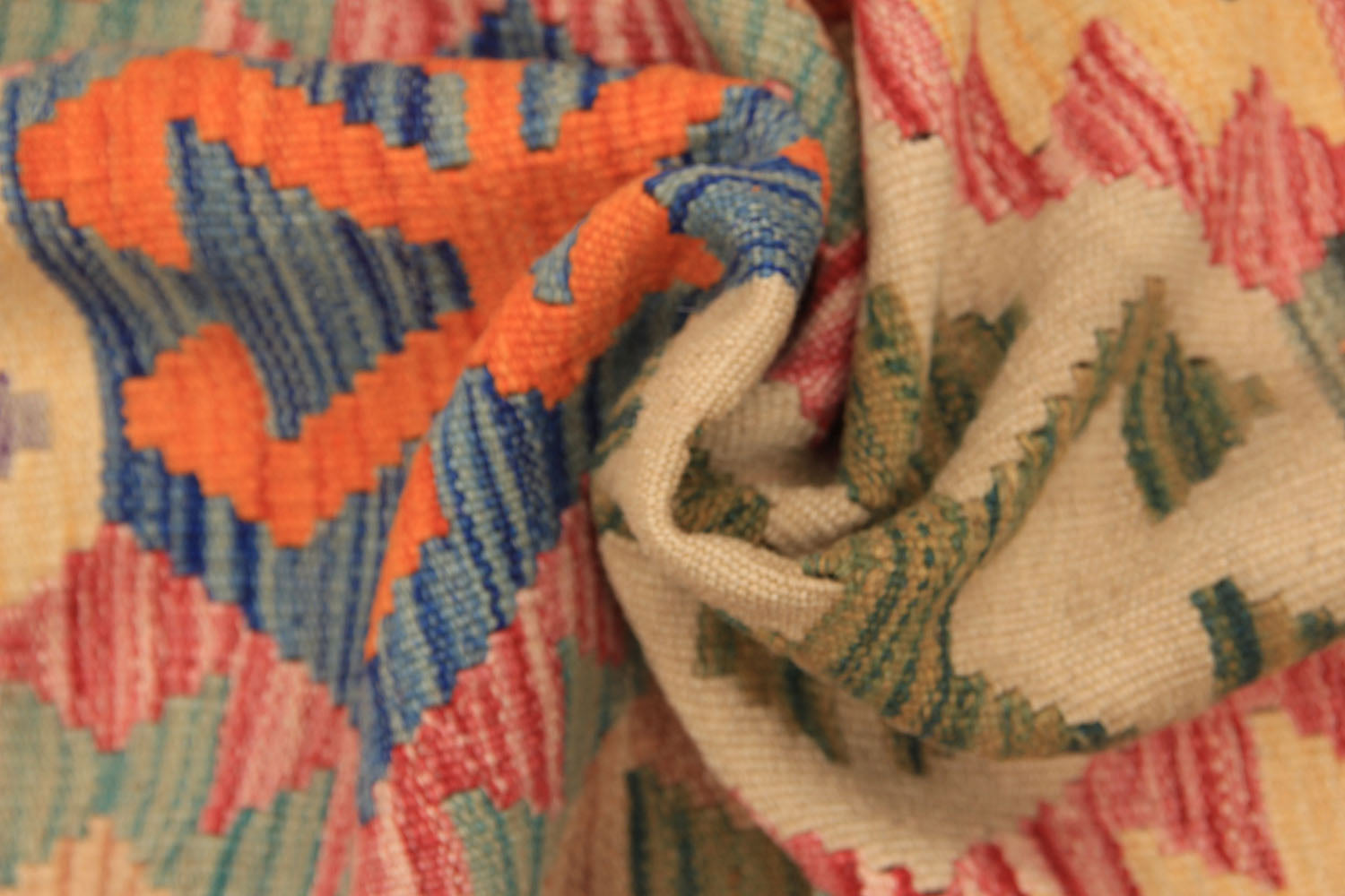 VEGGIE DYE KILIMS