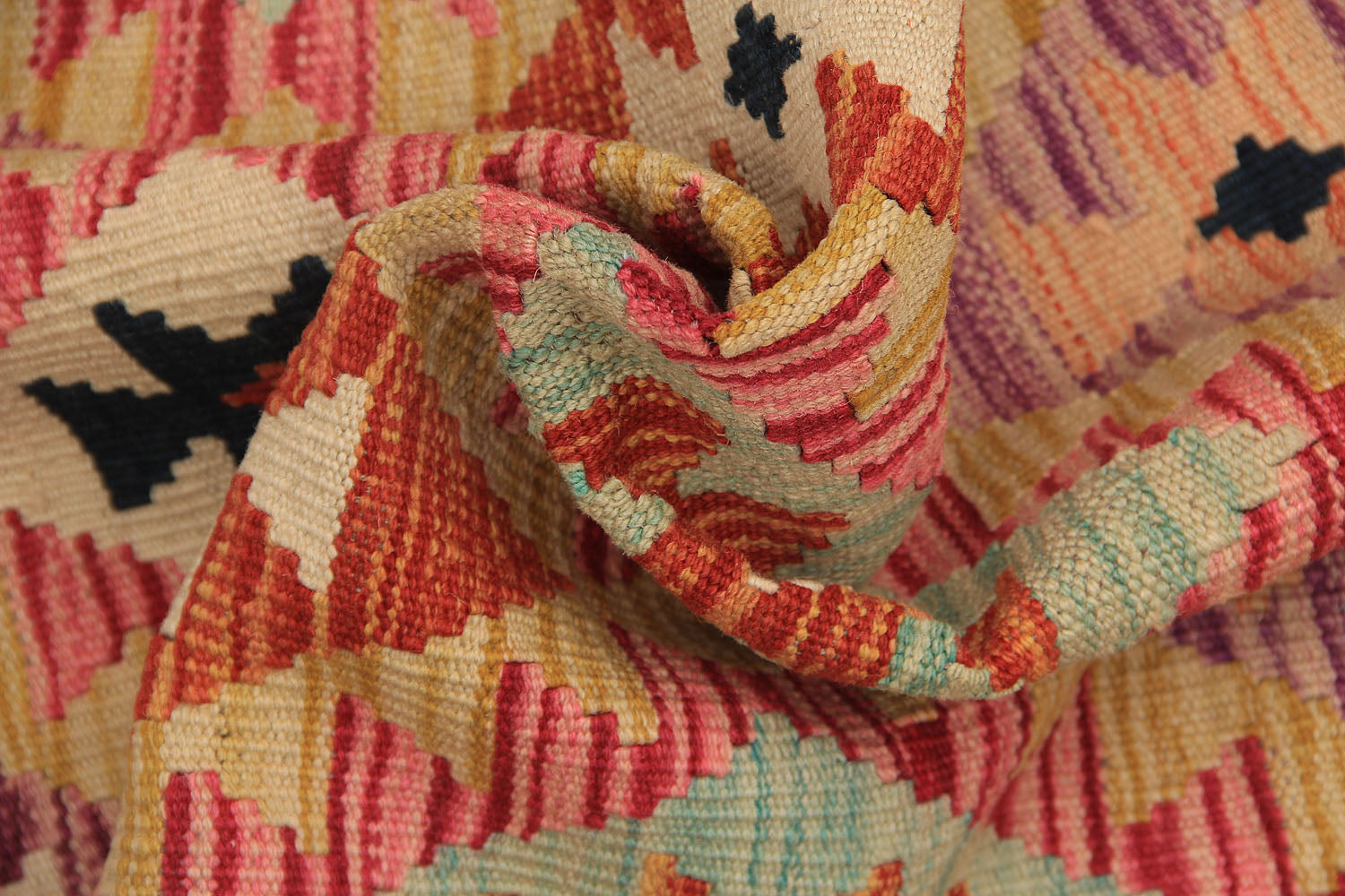 VEGGIE DYE KILIMS
