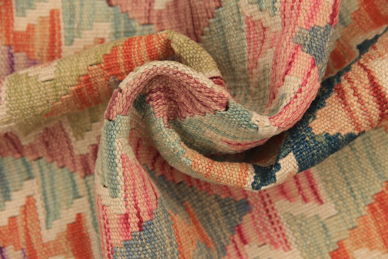 VEGGIE DYE KILIMS