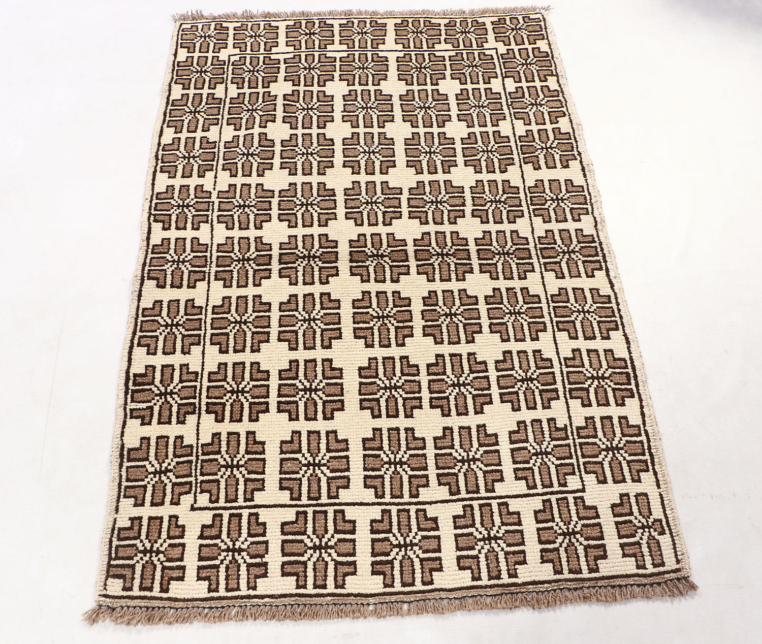 NATURAL TAIMANI CARPETS