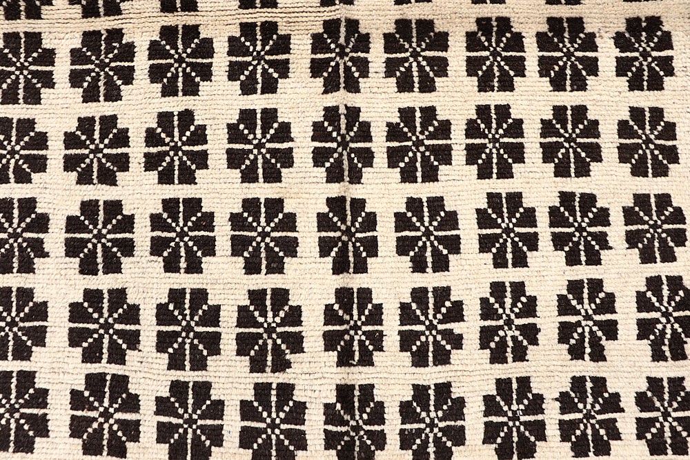 5' 6" X 8' Ivory Handmade Natural Taimani Carpets Afghan Rectangular