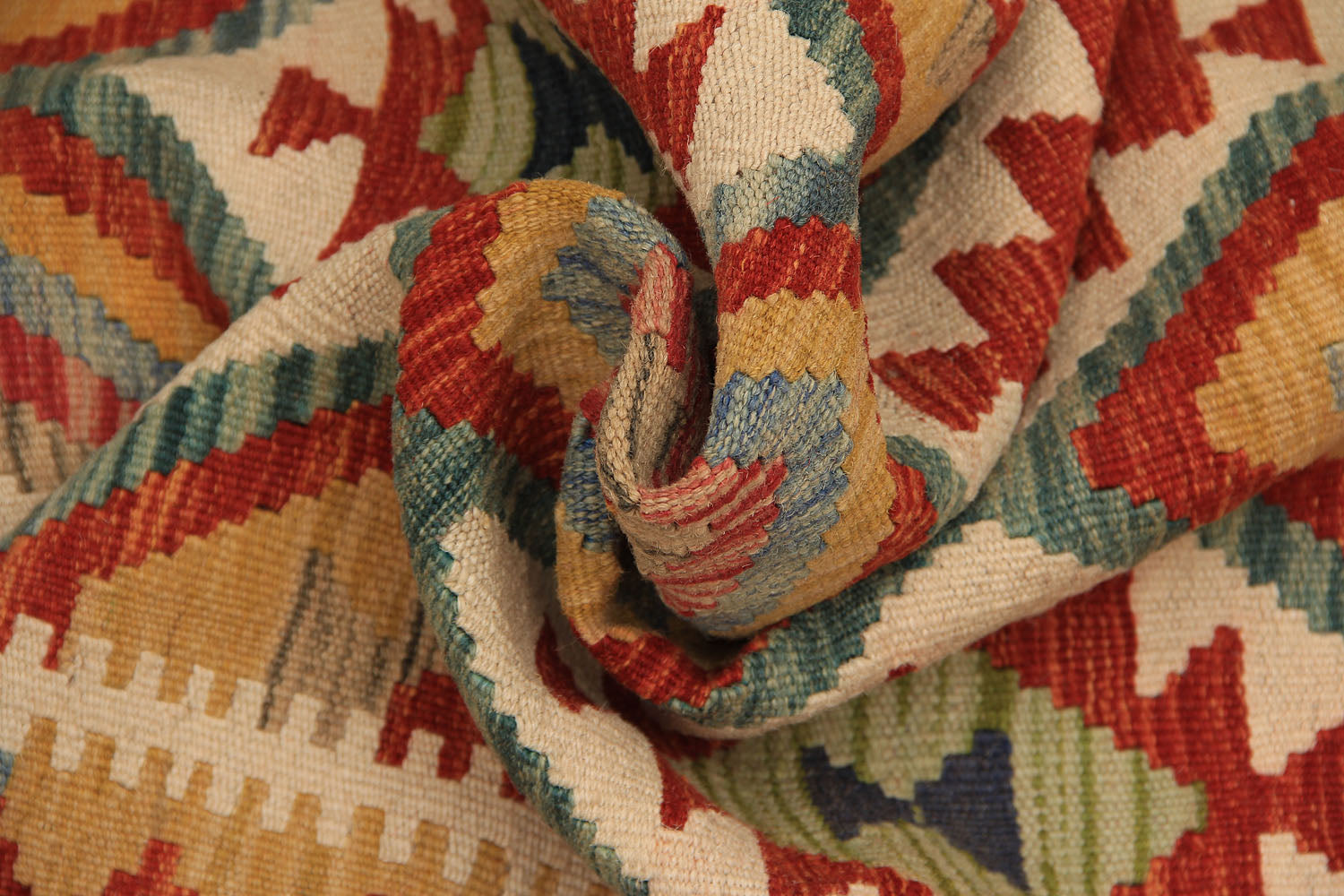 VEGGIE DYE KILIMS