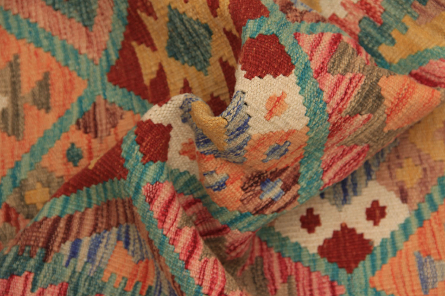 VEGGIE DYE KILIMS