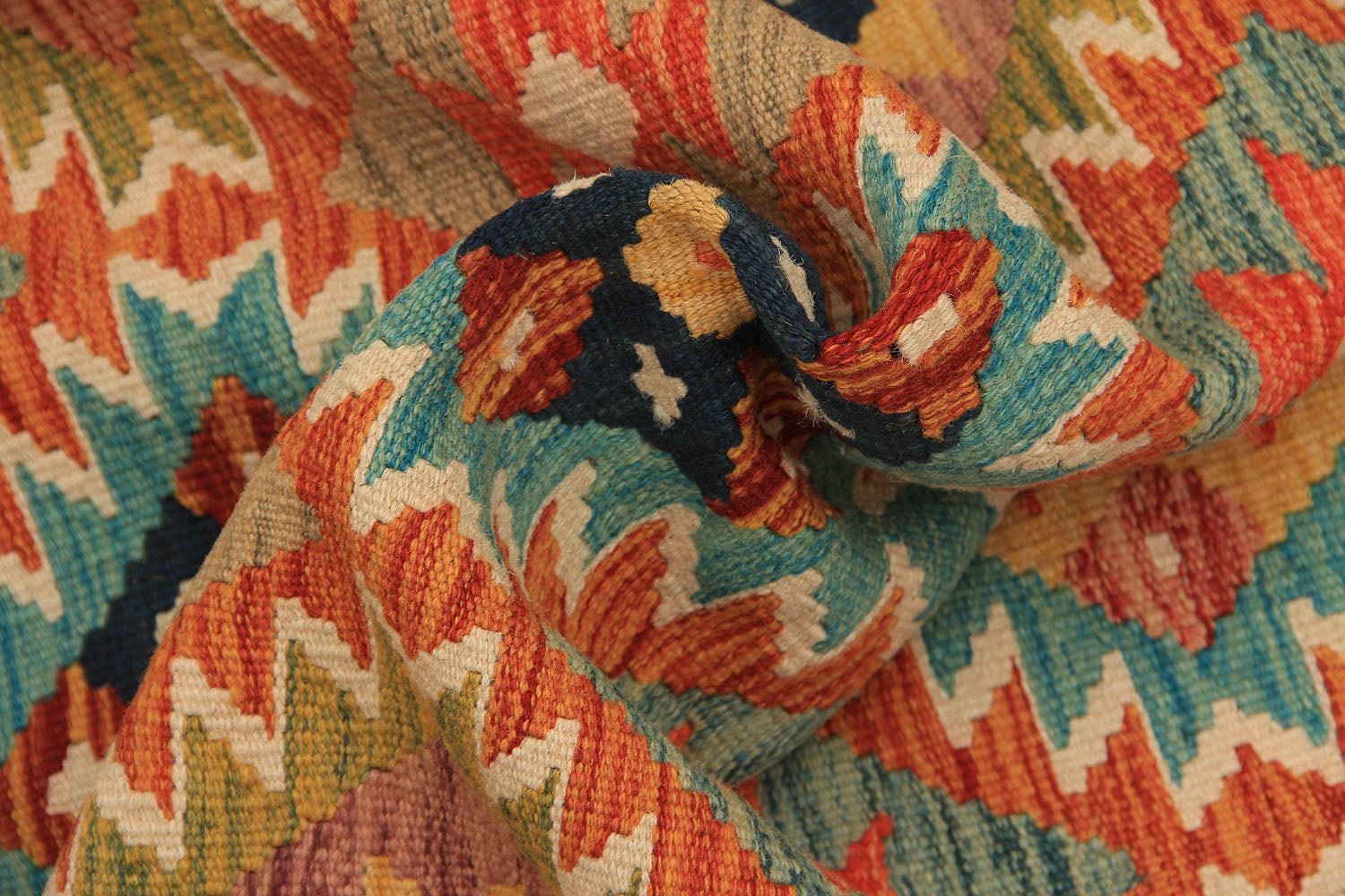 VEGGIE DYE KILIMS
