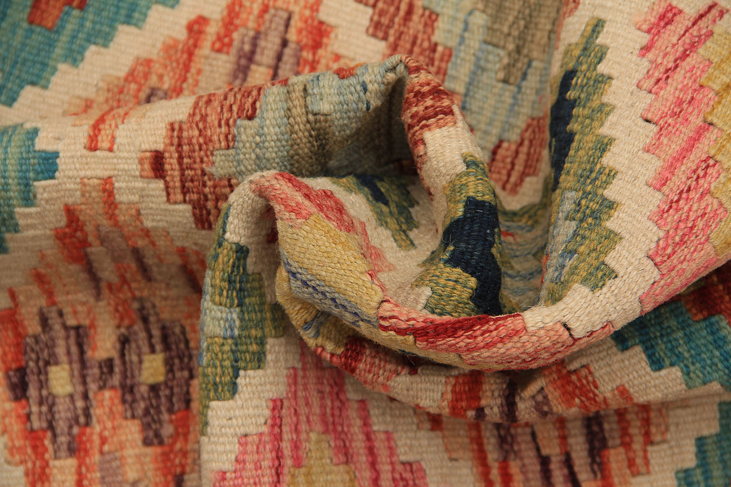 VEGGIE DYE KILIMS