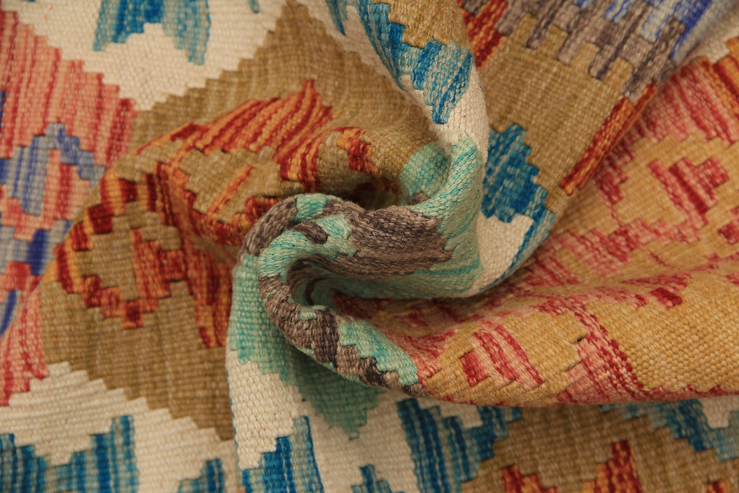 VEGGIE DYE KILIMS