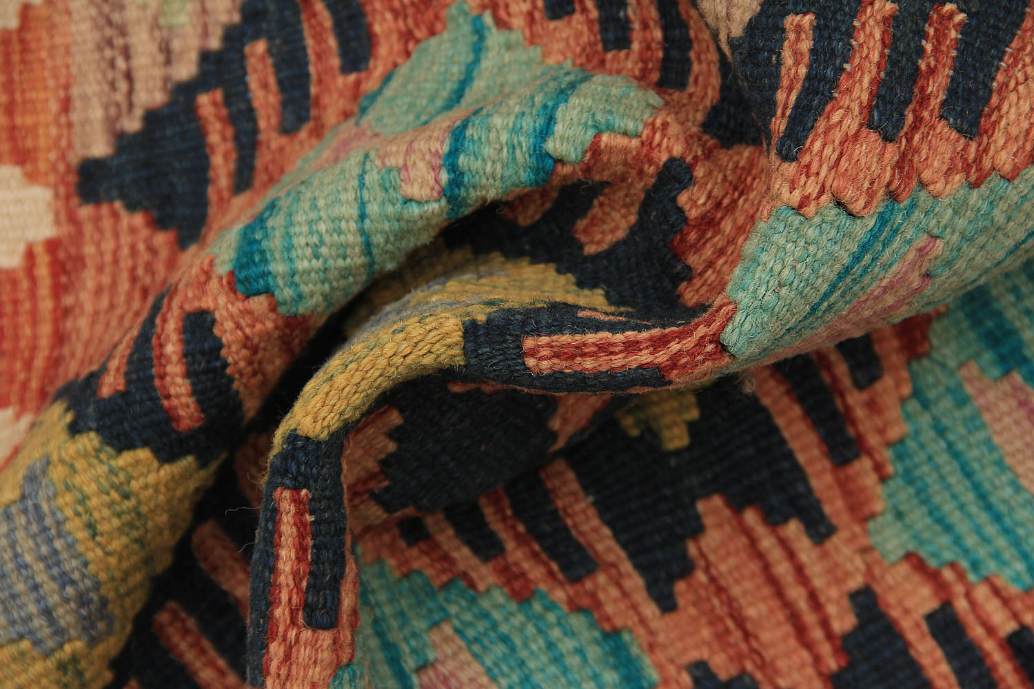 VEGGIE DYE KILIMS