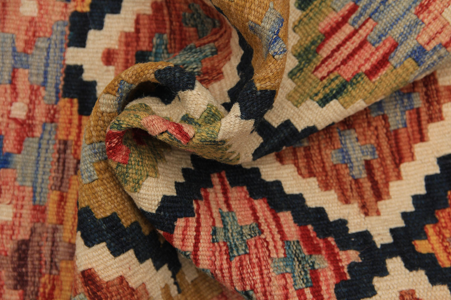 VEGGIE DYE KILIMS